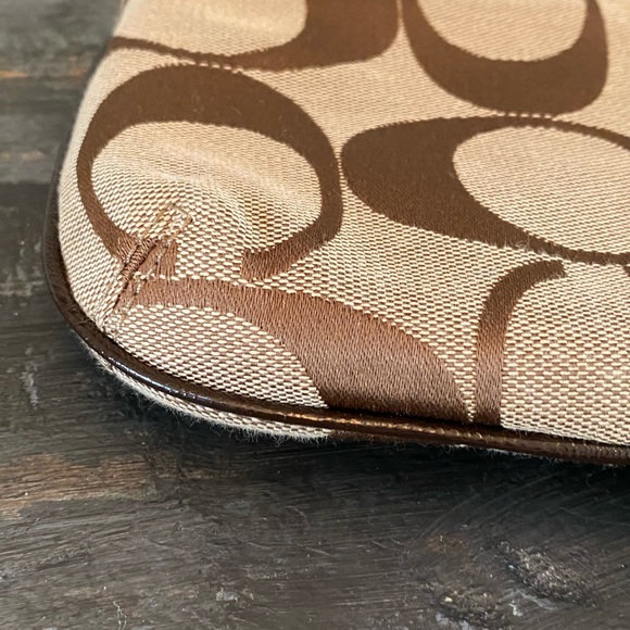 Coach clutch purse/mini purse. Tan - Picture 3 of 8